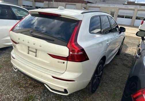 2023 Volvo XC60 B5 Plus Dark Theme