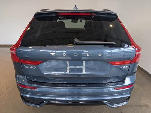 2025 Volvo XC60 Plug-In Hybrid T8 Plus