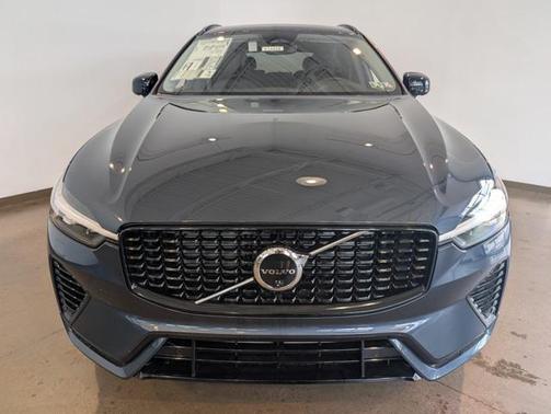 2025 Volvo XC60 Plug-In Hybrid T8 Plus