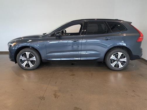 2025 Volvo XC60 Plug-In Hybrid T8 Plus