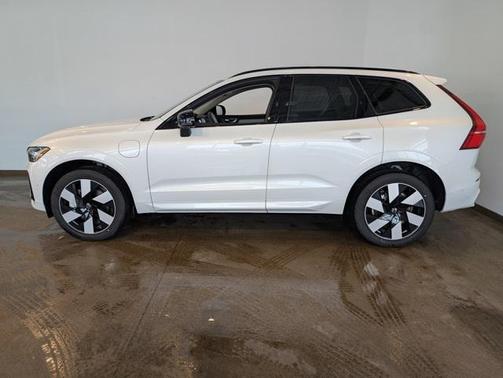 2025 Volvo XC60 Plug-In Hybrid T8 Plus