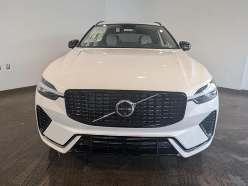 2025 Volvo XC60 Plug-In Hybrid T8 Plus