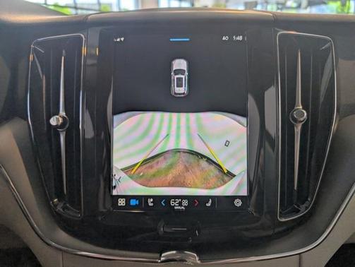 2025 Volvo XC60 B5 Core