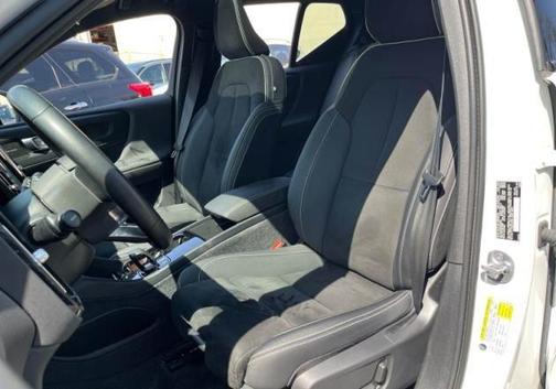 Crystal White Metallic 2023 Volvo XC40 Recharge Pure Electric Twin Ultimate
