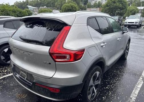 Silver Dawn Metallic 2023 Volvo XC40 B5 Plus Bright Theme
