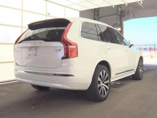 Crystal White Metallic 2025 Volvo XC90 B6 Plus 7-Seater