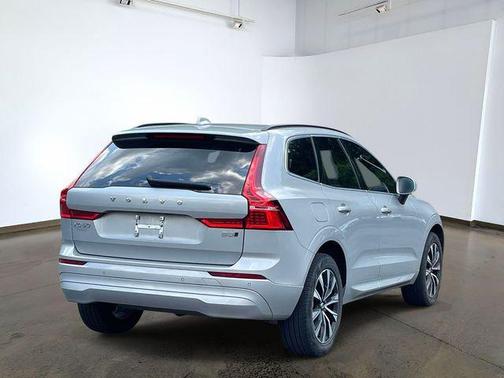 Silver Dawn Metallic 2023 Volvo XC60 B5 Core