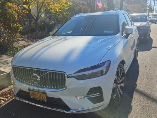 2023 Volvo XC60 B6 Ultimate Bright Theme