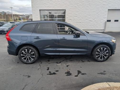 2025 Volvo XC60 B5 Core