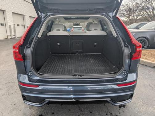 2025 Volvo XC60 B5 Core