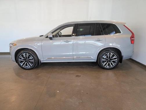 2025 Volvo XC90 Plug-In Hybrid T8 Plus 7-Seater
