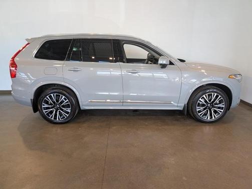2025 Volvo XC90 Plug-In Hybrid T8 Plus 7-Seater