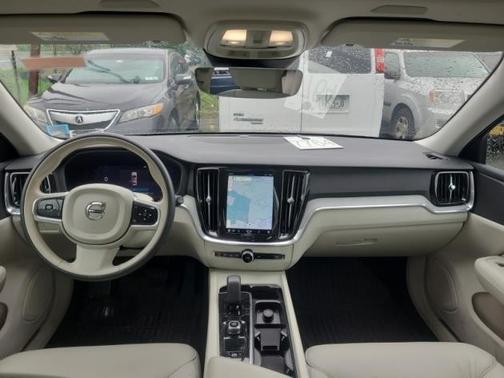 2024 Volvo V60 Cross Country B5 Plus