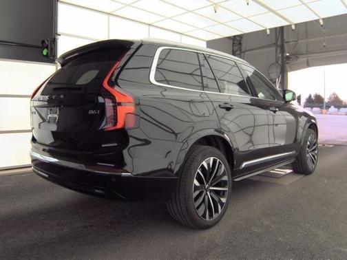 2025 Volvo XC90 B6 Plus 7-Seater