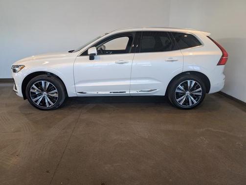 2023 Volvo XC60 B5 Plus Bright Theme