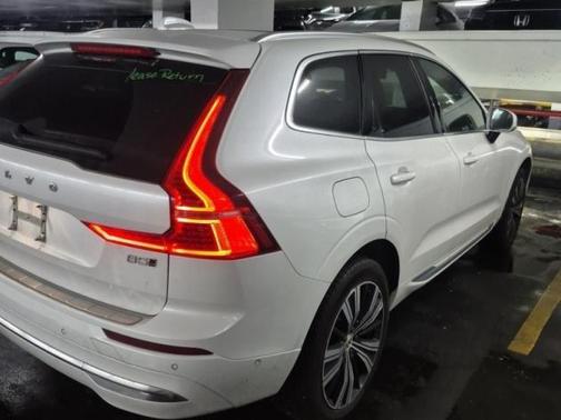 2023 Volvo XC60 B5 Plus Bright Theme