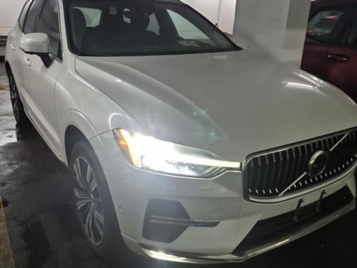 2023 Volvo XC60 B5 Plus Bright Theme
