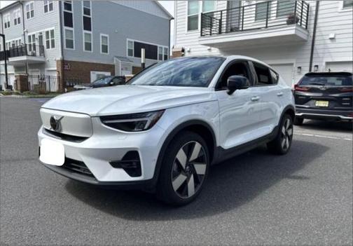 Crystal White Metallic 2023 Volvo C40 Recharge Pure Electric Twin Plus