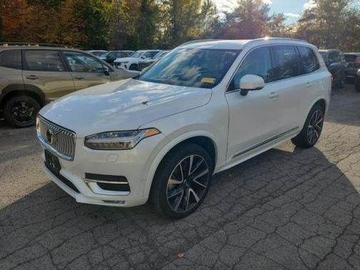 2024 Volvo XC90 B5 Plus Bright Theme