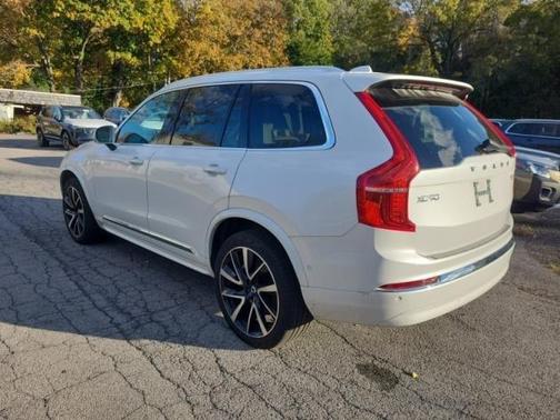2024 Volvo XC90 B5 Plus Bright Theme
