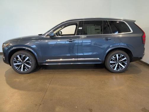 2026 Volvo XC90 B6 Core