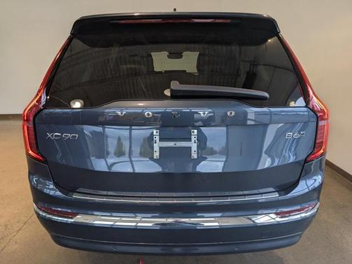 2026 Volvo XC90 B6 Core