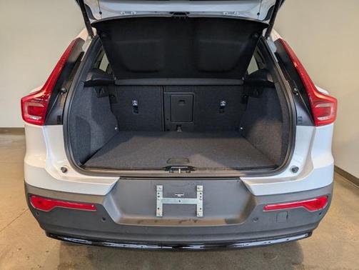 2026 Volvo XC40 B5 Core