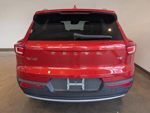 2020 Volvo XC40 T5 Momentum