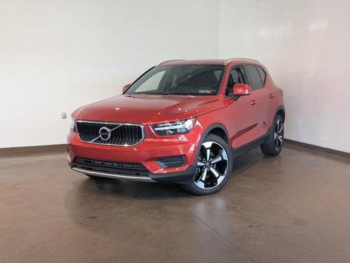 2020 Volvo XC40 T5 Momentum