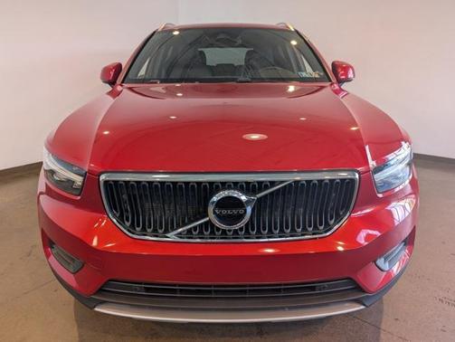 2020 Volvo XC40 T5 Momentum