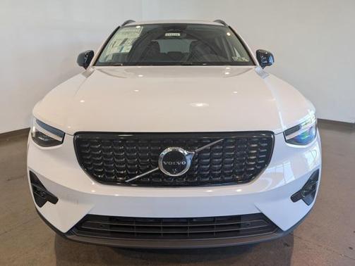 2026 Volvo XC40 B5 Ultra