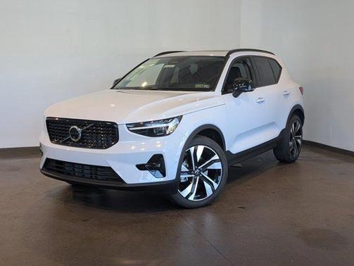 2026 Volvo XC40 B5 Ultra