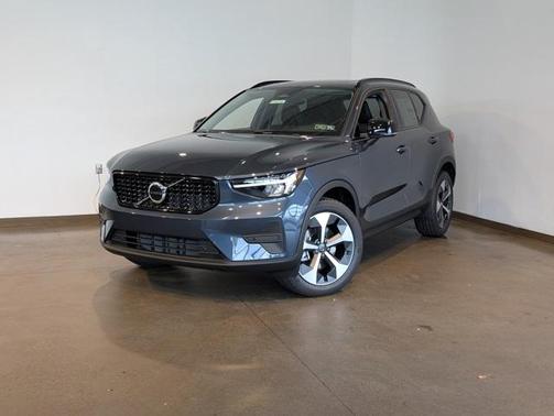 2026 Volvo XC40 B5 Core