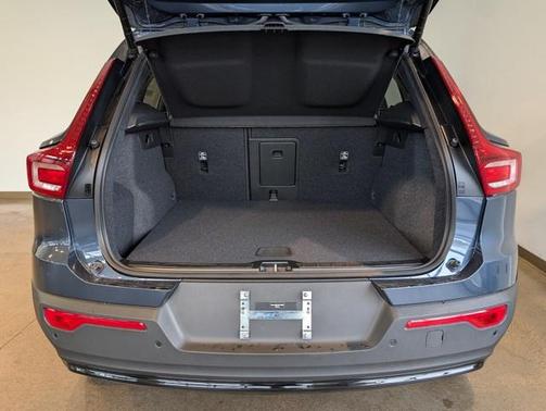 2026 Volvo XC40 B5 Core