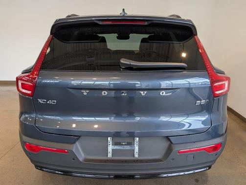 2026 Volvo XC40 B5 Core