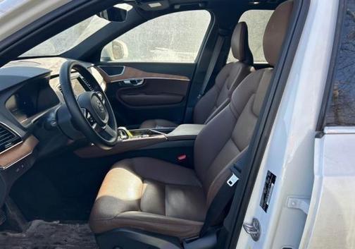 2023 Volvo XC90 Recharge Plug-In Hybrid T8 Plus Bright Theme 7-Seater