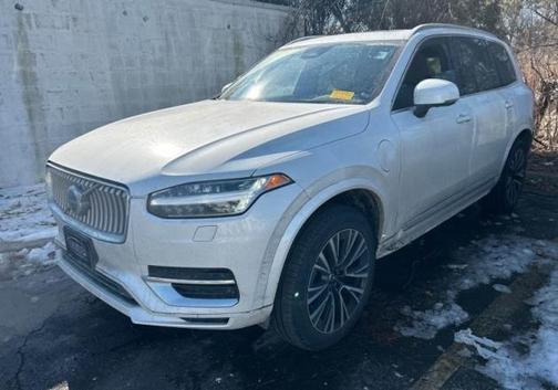 2023 Volvo XC90 Recharge Plug-In Hybrid T8 Plus Bright Theme 7-Seater