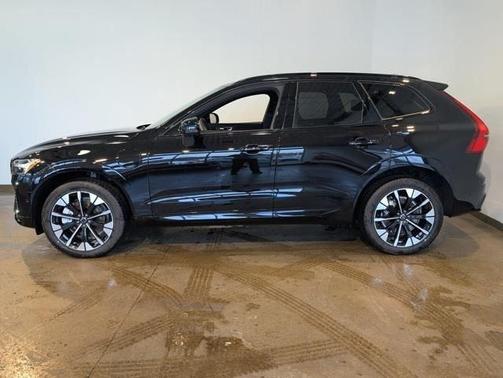 Onyx Black Metallic 2026 Volvo XC60 Plug-In Hybrid Plus, T8 AWD Electric/Gasoline, Dark