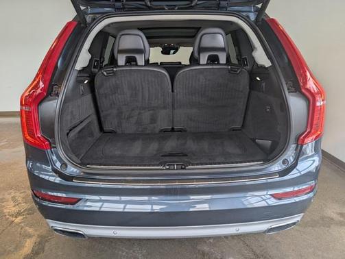 2018 Volvo XC90 T6 Momentum