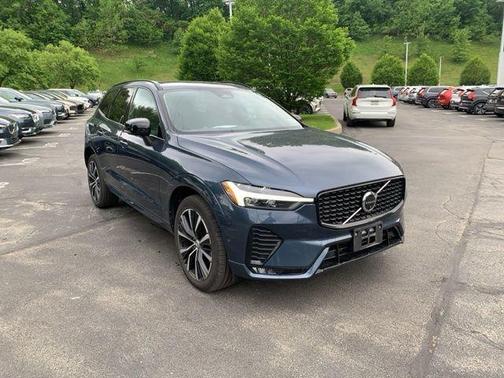 Denim Blue Metallic 2023 Volvo XC60 B5 Plus Dark Theme