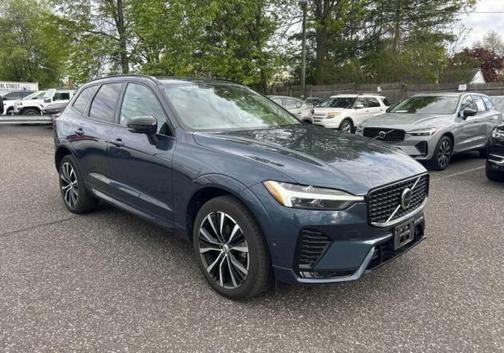 Denim Blue Metallic 2023 Volvo XC60 B5 Plus Dark Theme