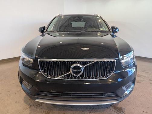 2020 Volvo XC40 T5 Momentum