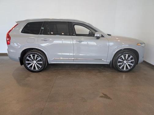 2025 Volvo XC90 B6 Plus 7-Seater