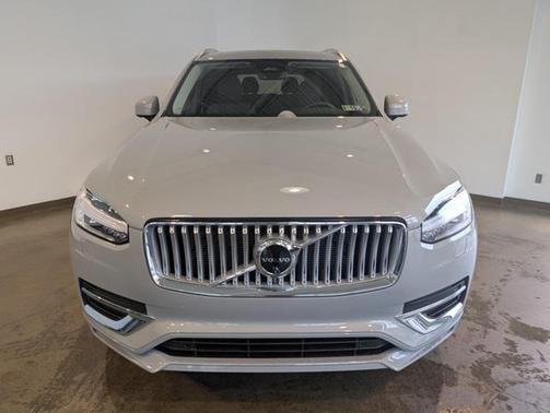 2025 Volvo XC90 B6 Plus 7-Seater