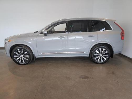 2025 Volvo XC90 B6 Plus 7-Seater