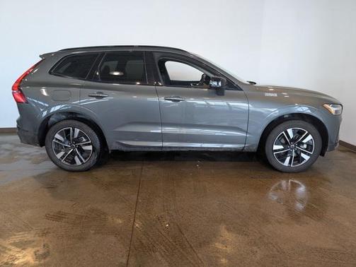 2026 Volvo XC60 B5 Core