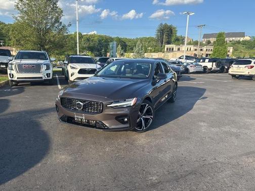 2025 Volvo S60 B5 Core