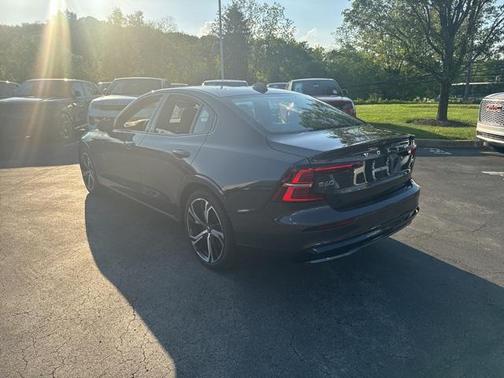 2025 Volvo S60 B5 Core