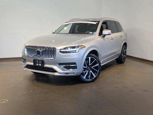 2024 Volvo XC90 B5 Plus Bright Theme