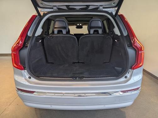 2024 Volvo XC90 B5 Plus Bright Theme